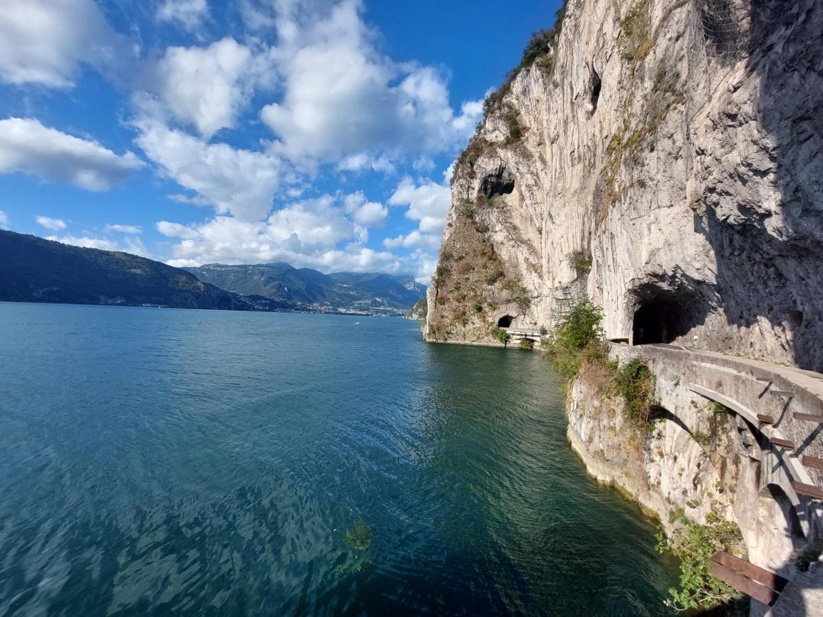 Iseo Lake Villa Con Vista Lago E Piscina Costa Volpino Εξωτερικό φωτογραφία