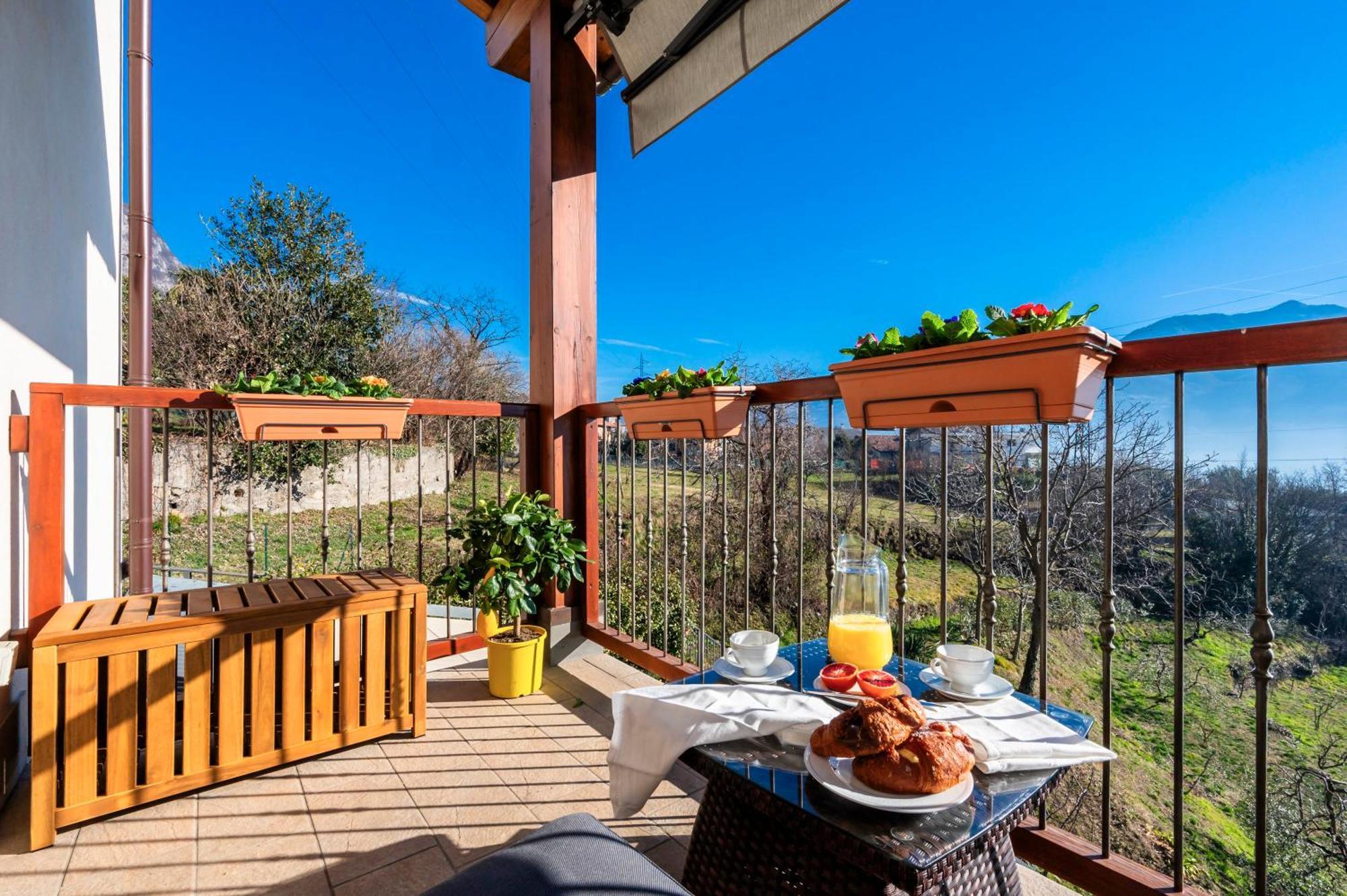 Iseo Lake Villa Con Vista Lago E Piscina Costa Volpino Εξωτερικό φωτογραφία